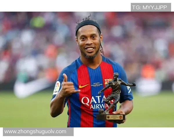 探索足球左边路球星的传奇之路与辉煌表现背后的秘诀 探索足球左边路球星的传奇之路与辉煌表现背后的秘诀