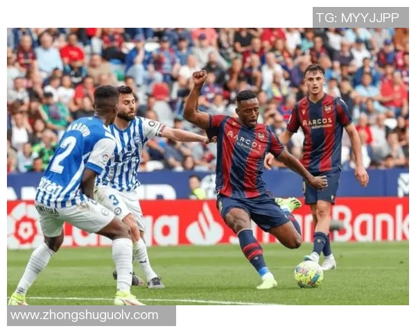 足球顶级球星表现回顾与未来前景分析